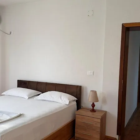 Apartment Cozy Little House Livadhe2