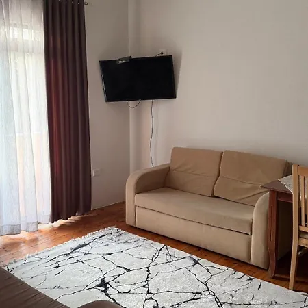 Cozy Little House Livadhe2